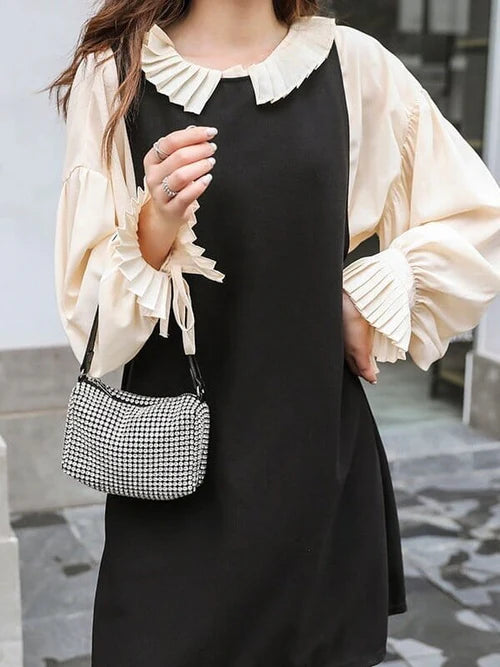 Bag Turim – a structured, modern handbag with clean lines and a sophisticated silhouette.