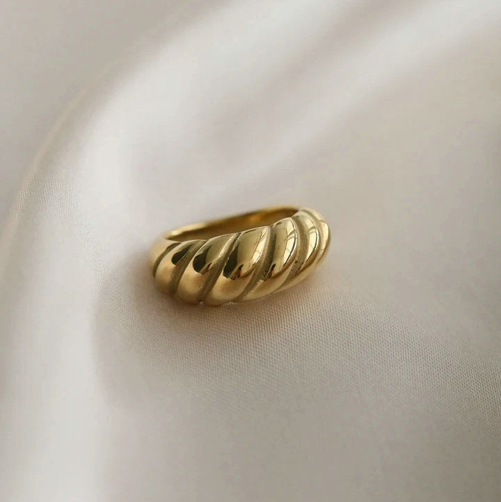 Image of the Crescent Ring – a dainty 18K gold stainless steel ring with a moon-inspired design, elegant and perfect for celestial lovers.