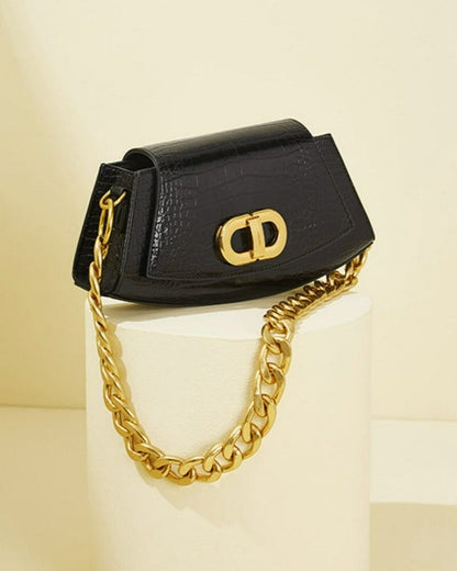 Image of the Bag Layde – a structured and elegant handbag designed for modern women seeking style, confidence, and practicality.

