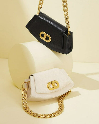 Image of the Bag Layde – a structured and elegant handbag designed for modern women seeking style, confidence, and practicality.

