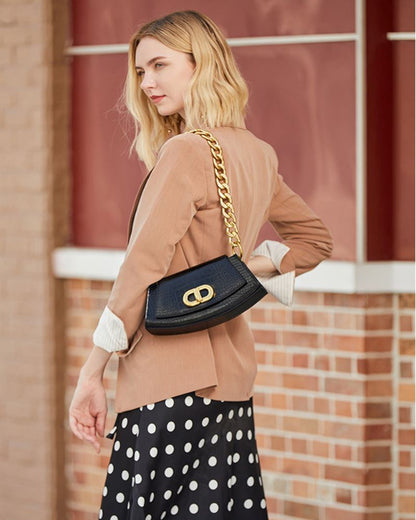 Image of the Bag Layde – a structured and elegant handbag designed for modern women seeking style, confidence, and practicality.

