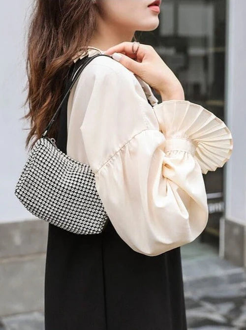 Bag Turim – a structured, modern handbag with clean lines and a sophisticated silhouette.

