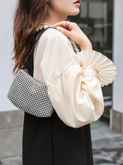 Bag Turim – a structured, modern handbag with clean lines and a sophisticated silhouette.

