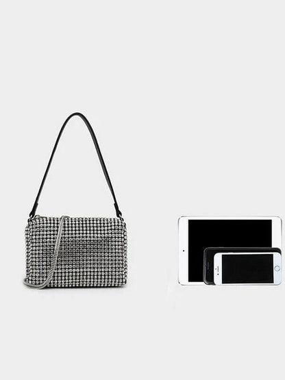 Bag Turim – a structured, modern handbag with clean lines and a sophisticated silhouette.


