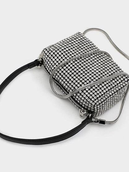 Bag Turim – a structured, modern handbag with clean lines and a sophisticated silhouette.

