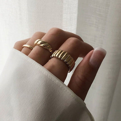 Image of the Bijoux Ring – a stylish and modern ring with minimalist elegance, perfect for everyday wear or layering with other pieces.

