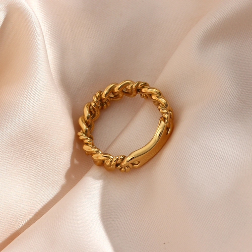 Image of the Chain Link Ring – a sleek, modern ring featuring bold chain design, perfect for minimalist and edgy outfits.

