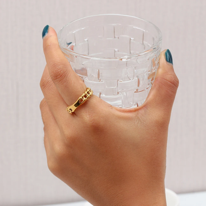 Image of the Chain Link Ring – a sleek, modern ring featuring bold chain design, perfect for minimalist and edgy outfits.

