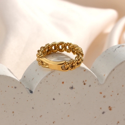 Image of the Chain Link Ring – a sleek, modern ring featuring bold chain design, perfect for minimalist and edgy outfits.

