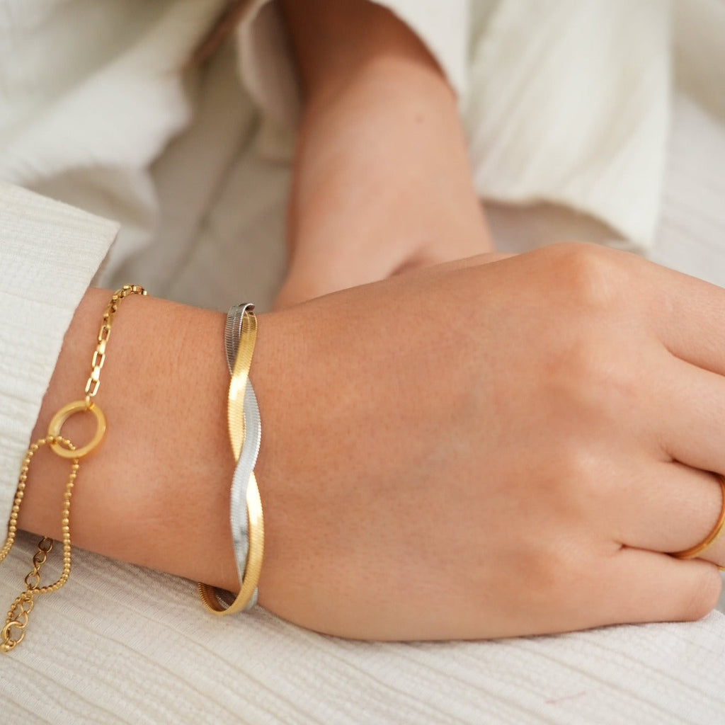 Image of the Divine Harmony Bracelet – an elegant 18K gold stainless steel bracelet symbolizing balance, grace, and timeless beauty.

