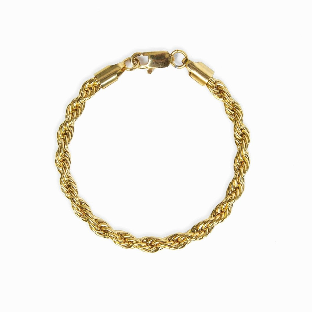 Image of the Floral Fantasy Bracelet – an elegant 18K gold stainless steel bracelet with floral details for a soft, romantic, nature-inspired look.

