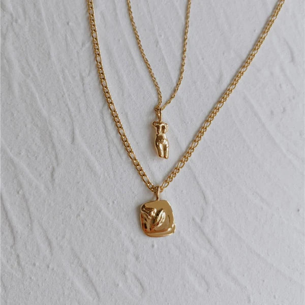 La Femme Necklace – elegant, feminine jewelry piece perfect for a refined, modern look.

