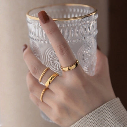 Image of the Lila Ring – a romantic and elegant ring with soft details, ideal for feminine and modern style lovers.

