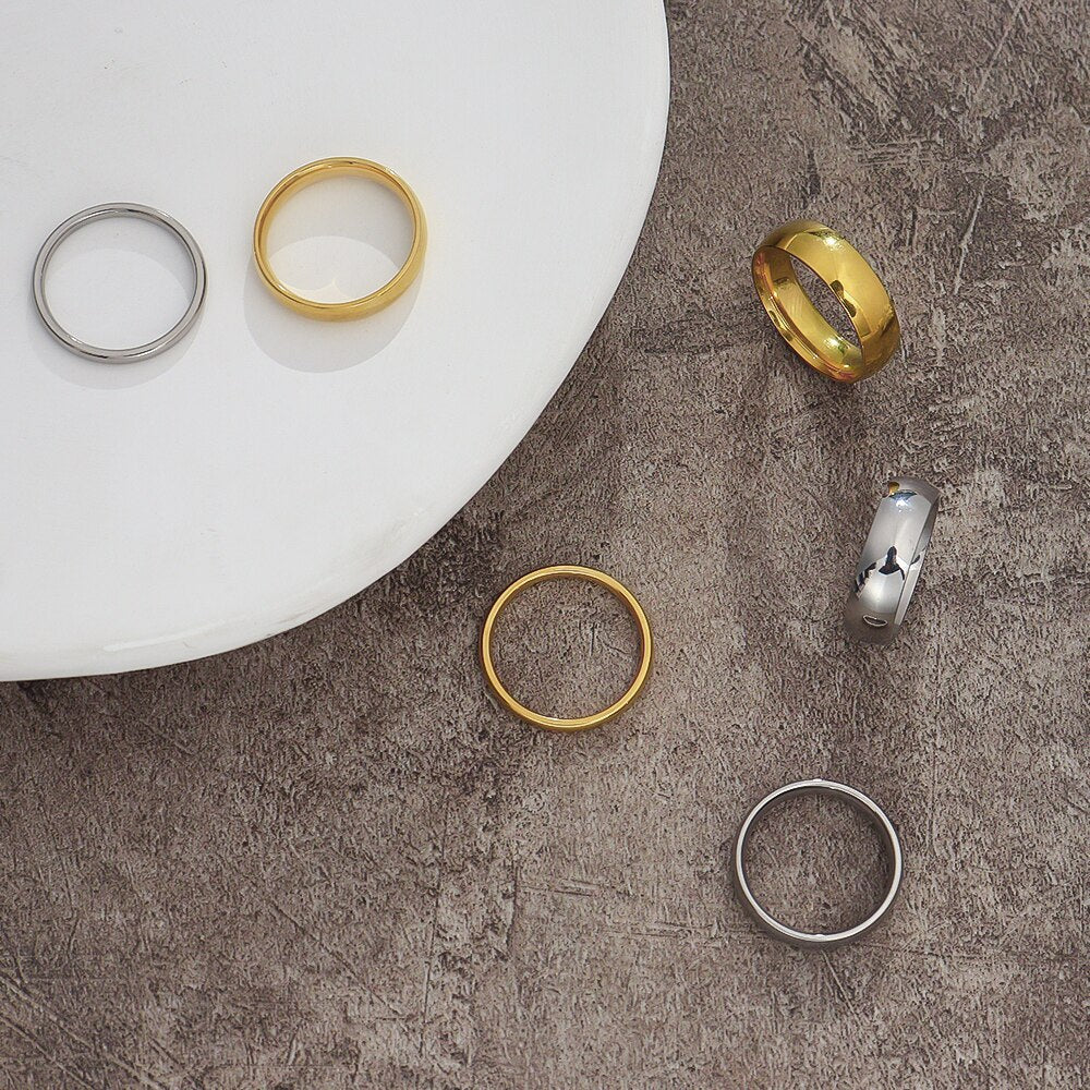 Image of the Lila Ring – a romantic and elegant ring with soft details, ideal for feminine and modern style lovers.

