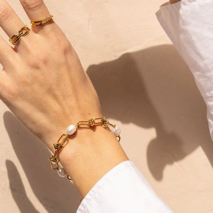 Image of the Luxe Sparkle Bracelet – a stunning 18K gold stainless steel bracelet with brilliant shine, perfect for glamorous, elegant looks.

